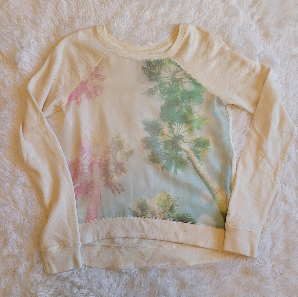 Women's Hollister Sweatshirt Size Medium